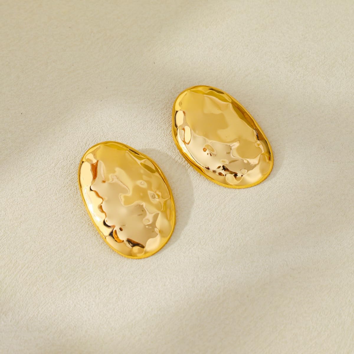 Chunky Statement Jewelry Set – Oversized Geometric Hammered Gold Earrings and Pendant, Trendy Fashion Accessory for Women, Party Outfit Highlight - Image 6