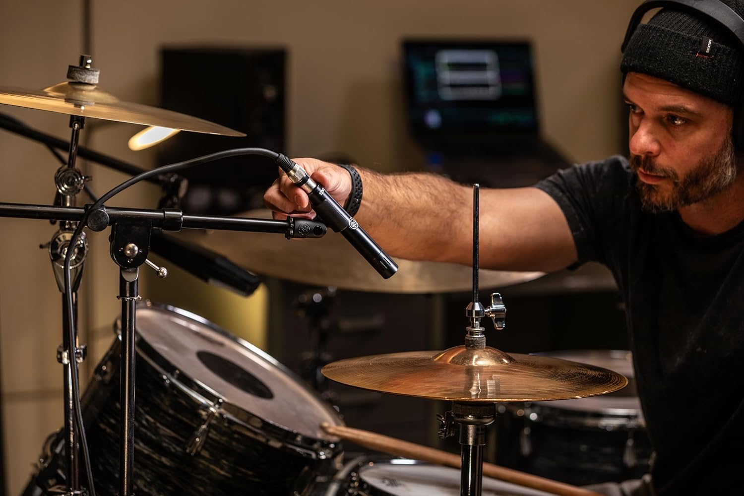 AKG Professional C151 Small Diaphragm Cardioid Condenser Microphone – XLR Studio Mic for Podcasting, Streaming, Broadcasting & Music Recording, High SPL Handling, Sustainable Design - Image 9